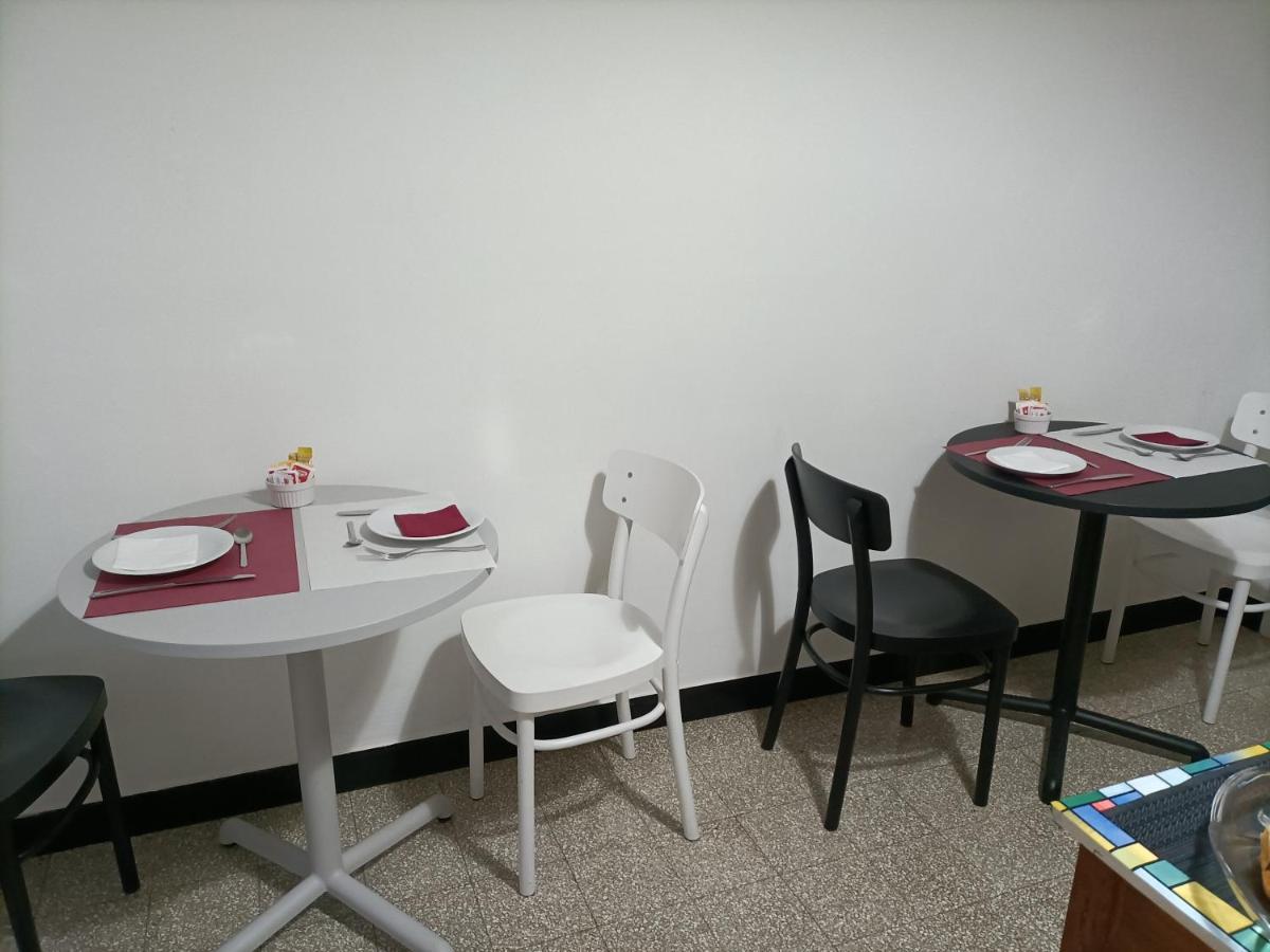 菲纳莱利古雷 La Rosa Dei Venti酒店 外观 照片